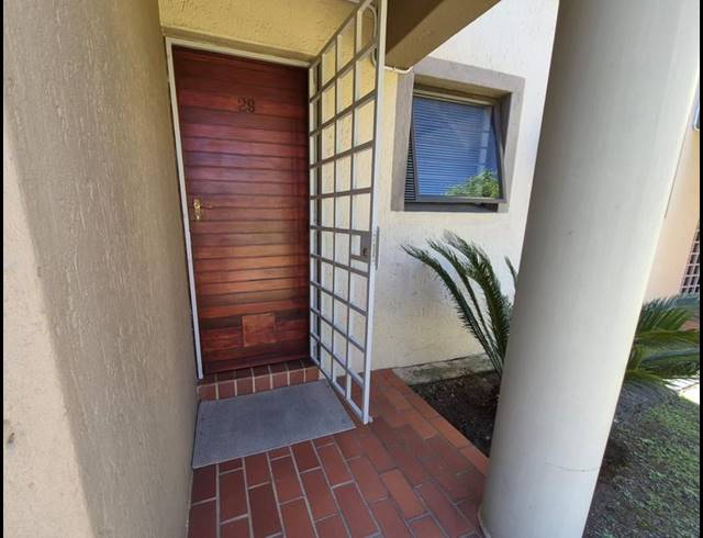 2 BEDROOM TOWNHOUSE FOR SALE IN NEWMARKET